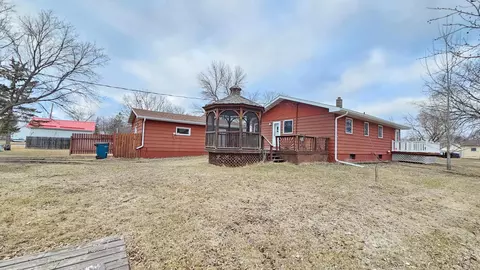 417 3rd Ave W, Halstad, MN 56548