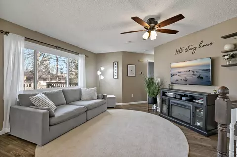 1345 44 12 Ave NE, Columbia Heights, MN 55421