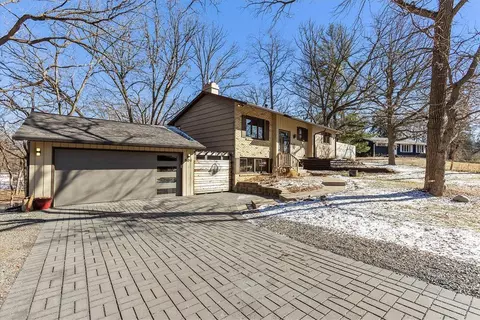 401 Birchwood Ave, Saint Paul, MN 55110