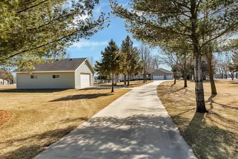 21044 Big Lake Rd, Richmond, MN 56368