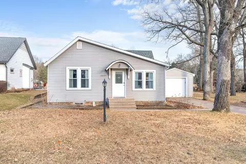 38697 4th Ave, North Branch, MN 55056