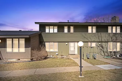 139 Windsor Ct, New Brighton, MN 55112