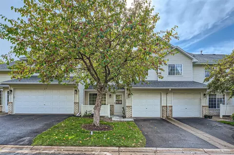 8706 Quarry Ridge Ln #G, Woodbury, MN 55125
