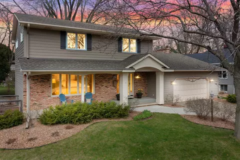 351 Betty Ln, West Saint Paul, MN 55118