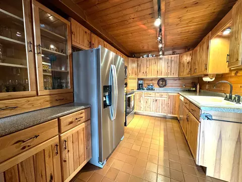 Kitchen - 25350 Odonnell Ln, Bigfork, MN 56628 photo 2 of 5