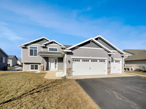 7368 Kittredge Cir, Otsego, MN 55301