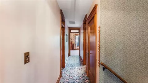 Entry Way - 806 5th St SW, Willmar, MN 56201 photo 4 of 4