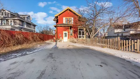 Exterior - 806 5th St SW, Willmar, MN 56201 photo 6 of 7