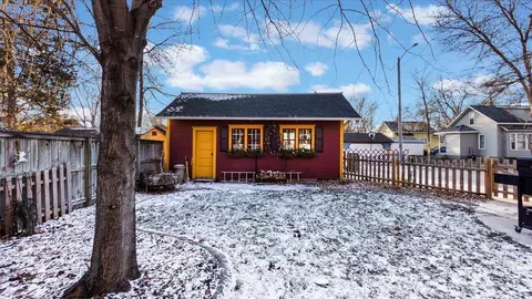 Exterior - 806 5th St SW, Willmar, MN 56201 photo 3 of 7
