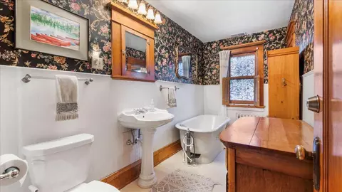 Bath - 806 5th St SW, Willmar, MN 56201 photo 2 of 2