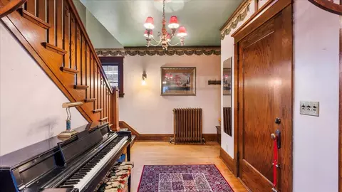 Entry Way - 806 5th St SW, Willmar, MN 56201 photo 2 of 4
