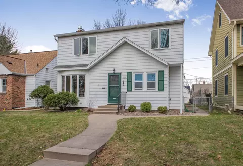 1137 Iowa Ave W, Saint Paul, MN 55108