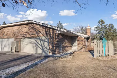 1920 Ithaca Ln N, Plymouth, MN 55447