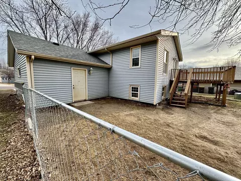 Exterior - 547 River Bluff Dr, Windom, MN 56101 photo 4 of 4