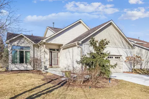977 Trillium Ct, Eagan, MN 55123