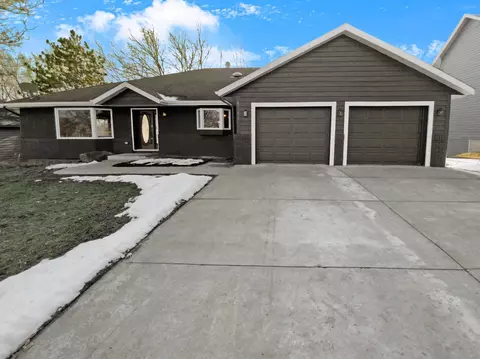1344 Schooner Way, Woodbury, MN 55125