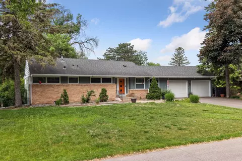 5528 Merritt Cir, Edina, MN 55436