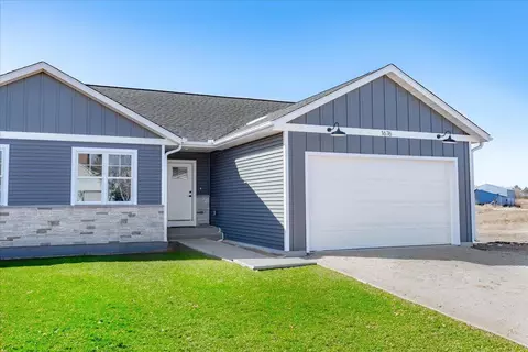 1676 Squirrel Way, New Richmond, WI 54017