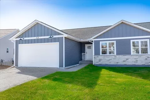 1678 Squirrel Way, New Richmond, WI 54017