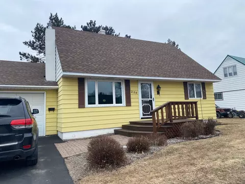 229 Hampshire Dr, Hoyt Lakes, MN 55750