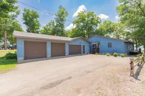 935 Reed St N, Waterville, MN 56096