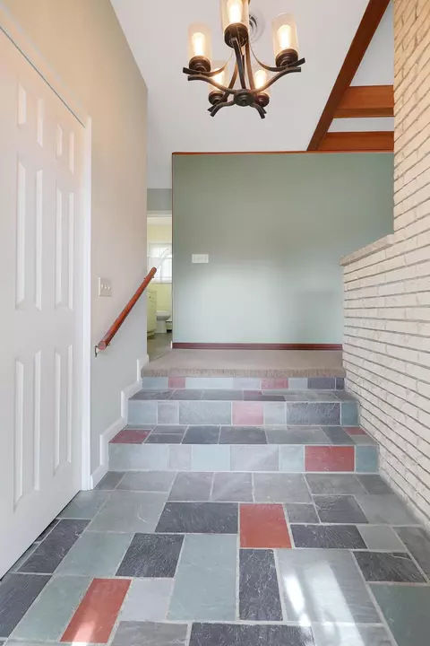 Entry Way - 7 Botsford Cir, Faribault, MN 55021 photo 1 of 2