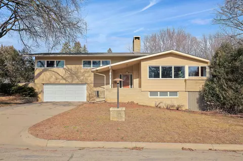 7 Botsford Cir, Faribault, MN 55021