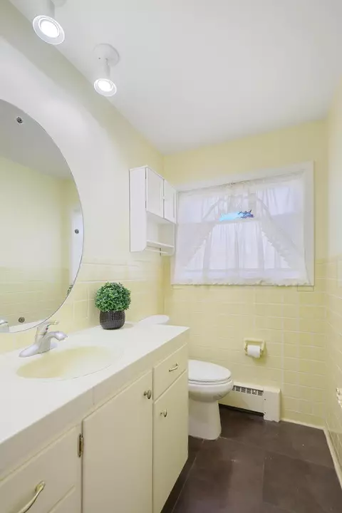 Bath - 7 Botsford Cir, Faribault, MN 55021 photo 1 of 3