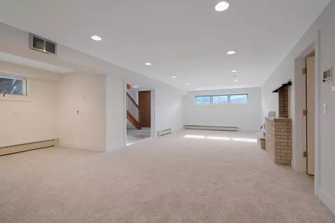 Living - 7 Botsford Cir, Faribault, MN 55021 photo 2 of 4
