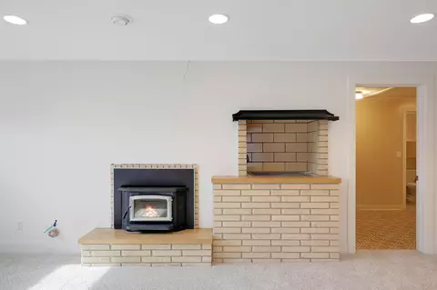 Living - 7 Botsford Cir, Faribault, MN 55021 photo 4 of 4