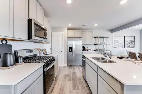 2027 Clearwater Ter, Shakopee, MN 55379