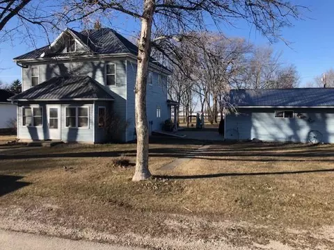 205 3rd St, Fountain, MN 55935