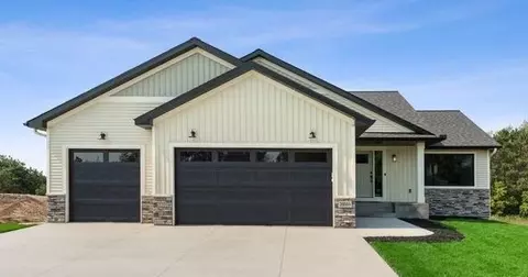 26684 Frontier Ave, Wyoming, MN 55092