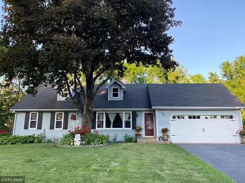 6482 Hokah Dr, Lino Lakes, MN 55014