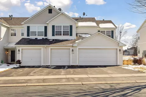 716 Cobblestone Way, Shakopee, MN 55379