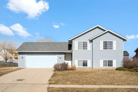 1270 Pine Ridge Dr NE, Pine Island, MN 55963