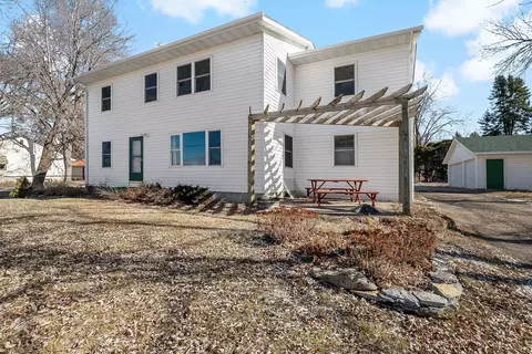 8820 Argenta Trl, Inver Grove Heights, MN 55077