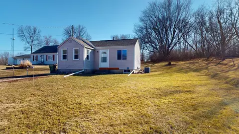 202 11th St E, Albert Lea, MN 56007