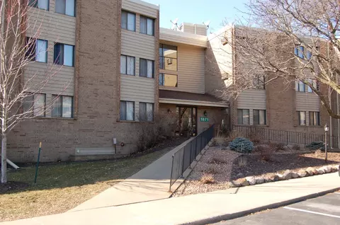 1871 Silver Bell Rd #219, Eagan, MN 55122