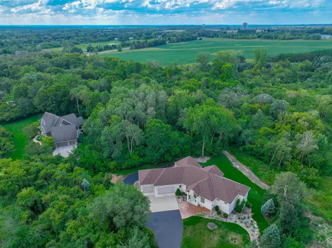 8219 21st St N, Lake Elmo, MN 55042