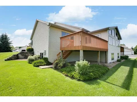 13031 Mulligan Ct, Lindstrom, MN 55045