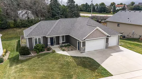 2526 Lisa Ln NE, Rochester, MN 55906