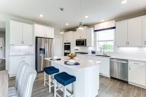 Kitchen - 4705 Devonshire Ln, Chaska, MN 55318 photo 3 of 7