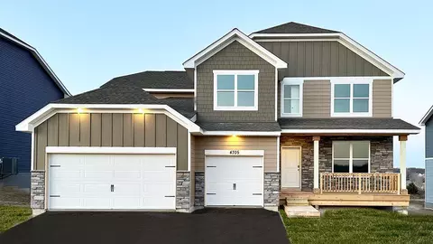 4705 Devonshire Ln, Chaska, MN 55318