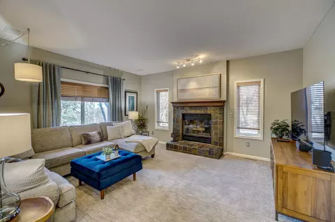 8537 Bechtel Ct, Inver Grove Heights, MN 55076