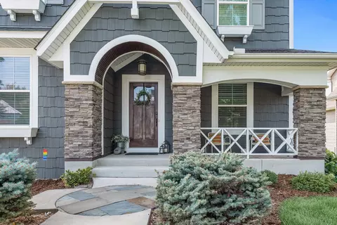 5425 Orchid Ln N, Plymouth, MN 55446