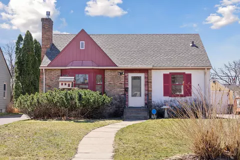 922 Nebraska Ave W, Saint Paul, MN 55117