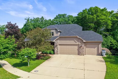 2051 Jade Ln NE, Rochester, MN 55906
