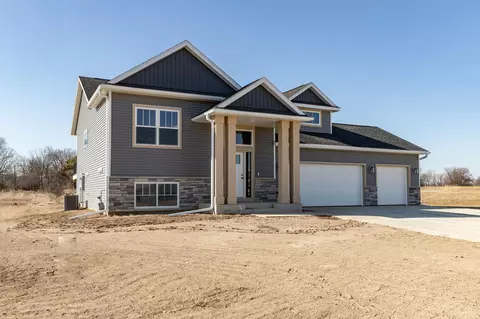1307 18th St NE, Austin, MN 55912