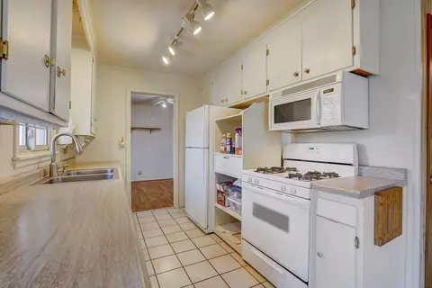 Kitchen - 5919 Upton Ave N, Brooklyn Center, MN 55430 photo 4 of 4